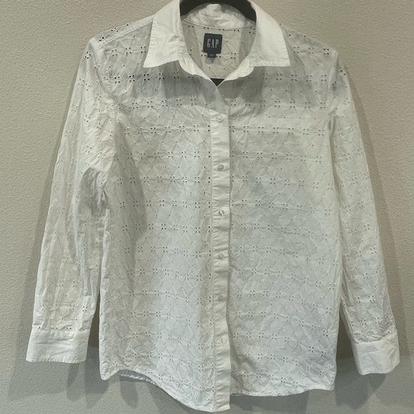 GAP Women's White Button-Down Shirt - Picture 6 of 6